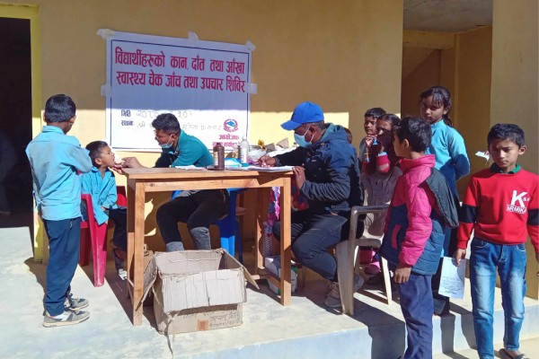 बैतडीका विद्यालयहरुमा स्वास्थ्य शिविर, बालबालिकाहरुमा दाँत सम्बन्धी समस्या बढी